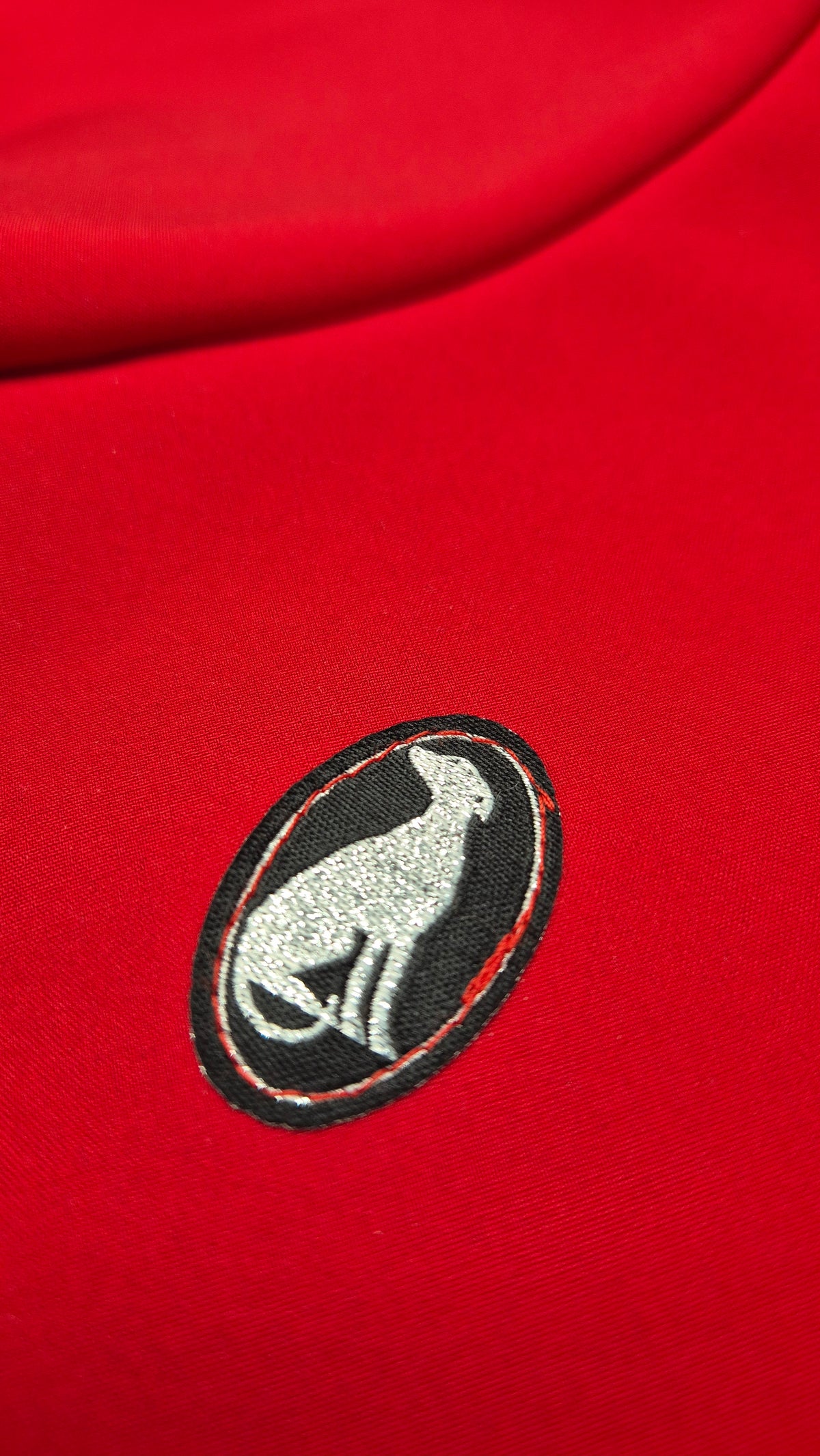 Punainen  GL Design Soft Shell -takki vinttikoirille. Vedenpitävä ja hengittävä koiran takki.